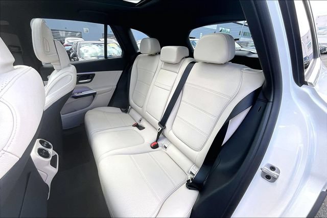 Used 2026 Mercedes-Benz GLC 300 4MATIC image 17