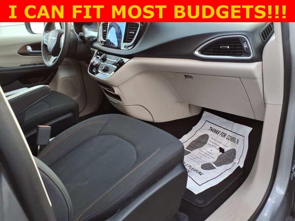 Used 2017 Chrysler Pacifica Touring image 9