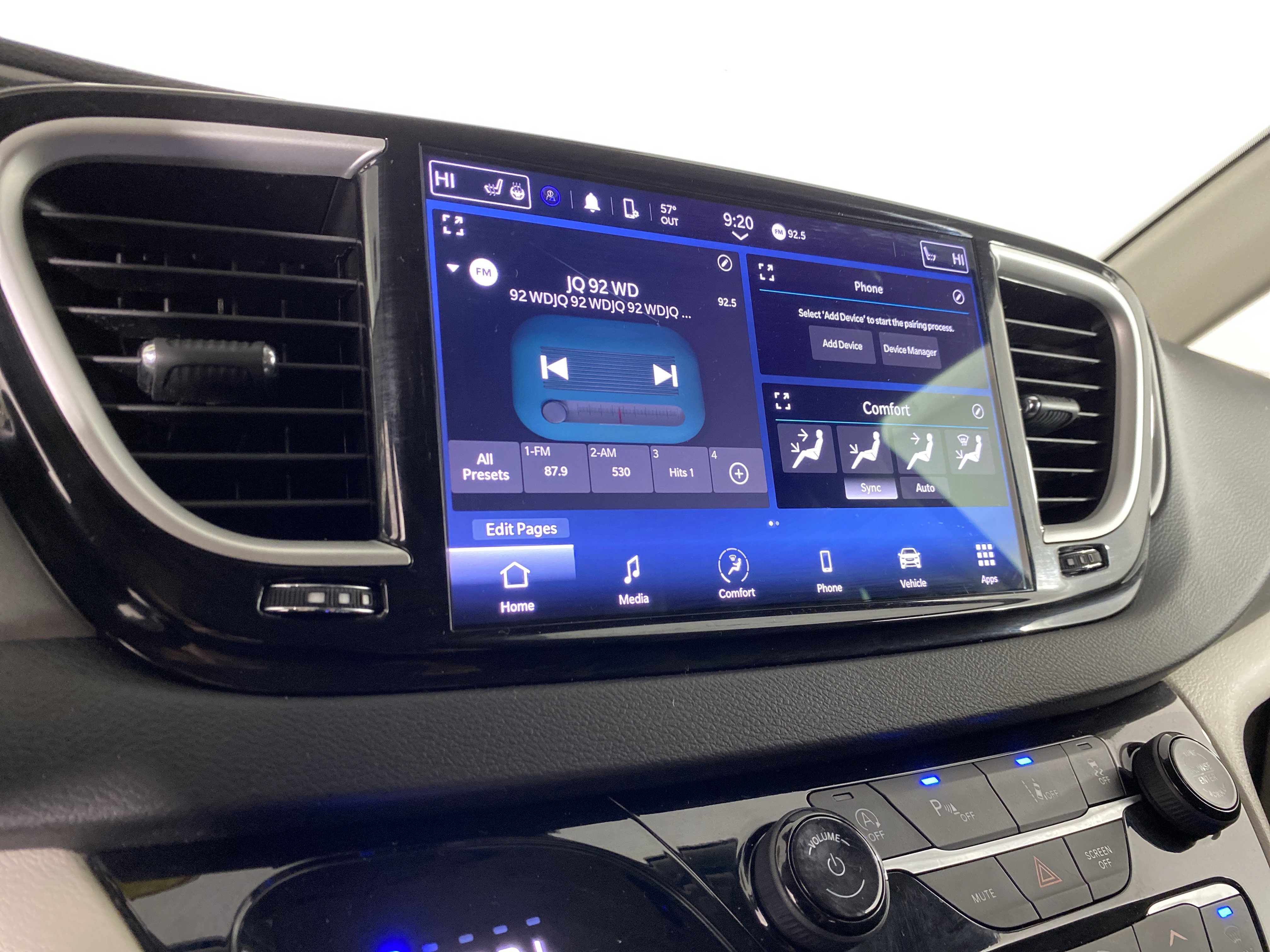 Used 2024 Chrysler Pacifica Touring-L image 28