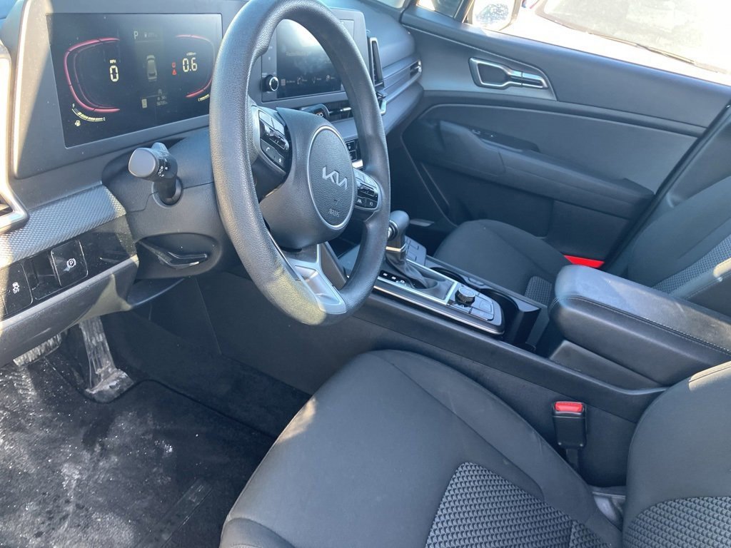 Used 2024 Kia Sportage LX image 5