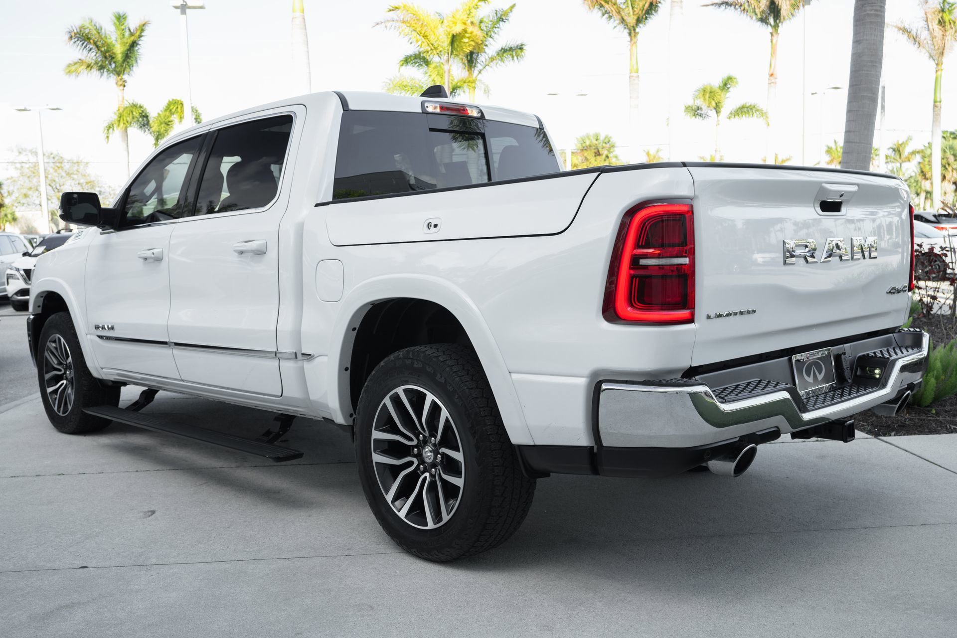 Used 2025 RAM 1500 Limited AWD/4WD image 25