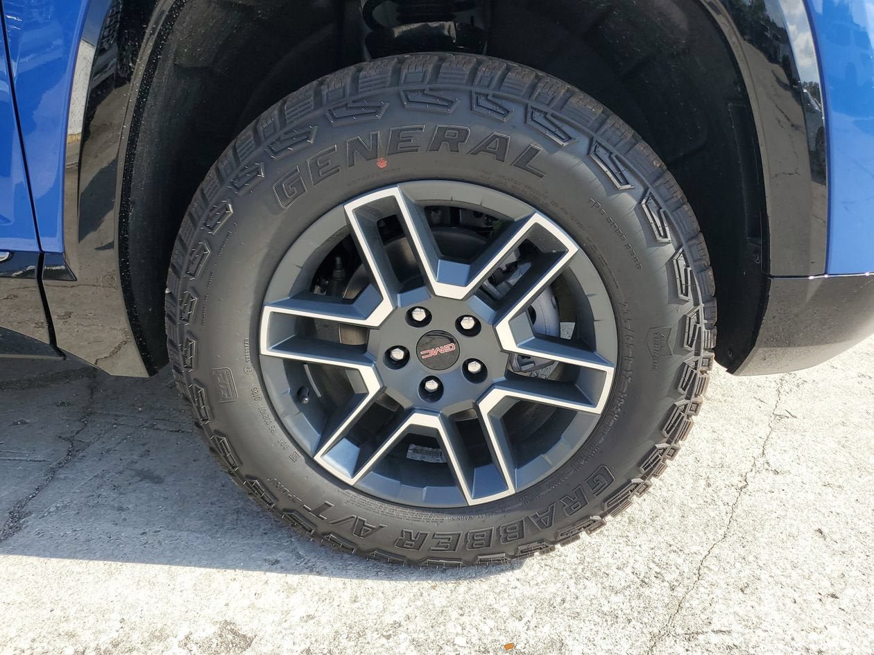 New 2026 GMC Terrain AT4 w/ Technology Package II AWD/4WD image 6