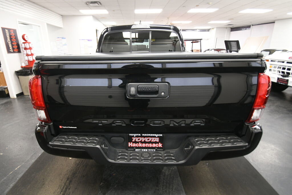 Used 2022 Toyota Tacoma SR w/ SR Convenience Package RWD image 7