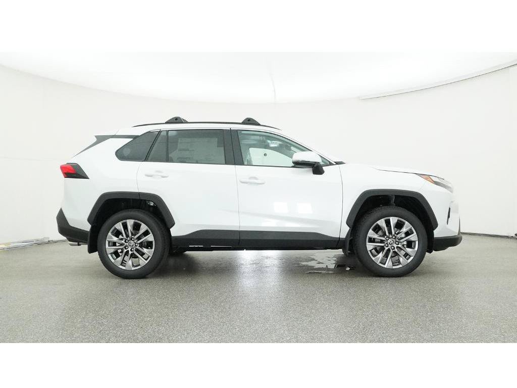 Used 2025 Toyota RAV4 XLE Premium FWD image 33