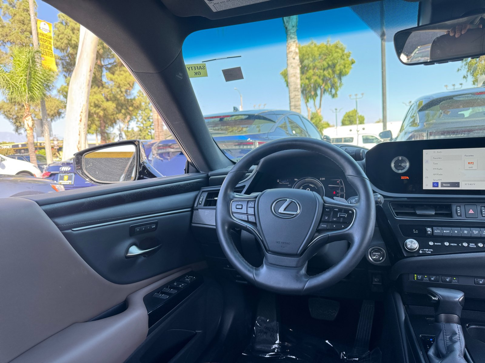 Used 2024 Lexus ES 300h w/ Premium Package FWD image 22