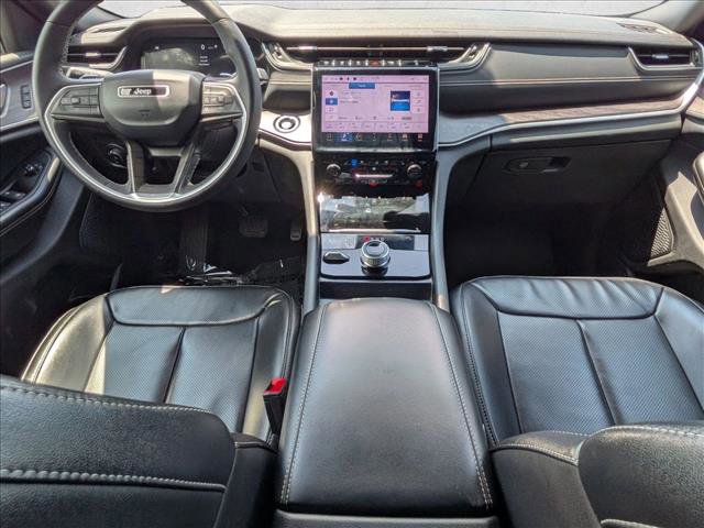 Used 2024 Jeep Grand Cherokee L Limited w/ Luxury Tech Group II AWD/4WD image 17
