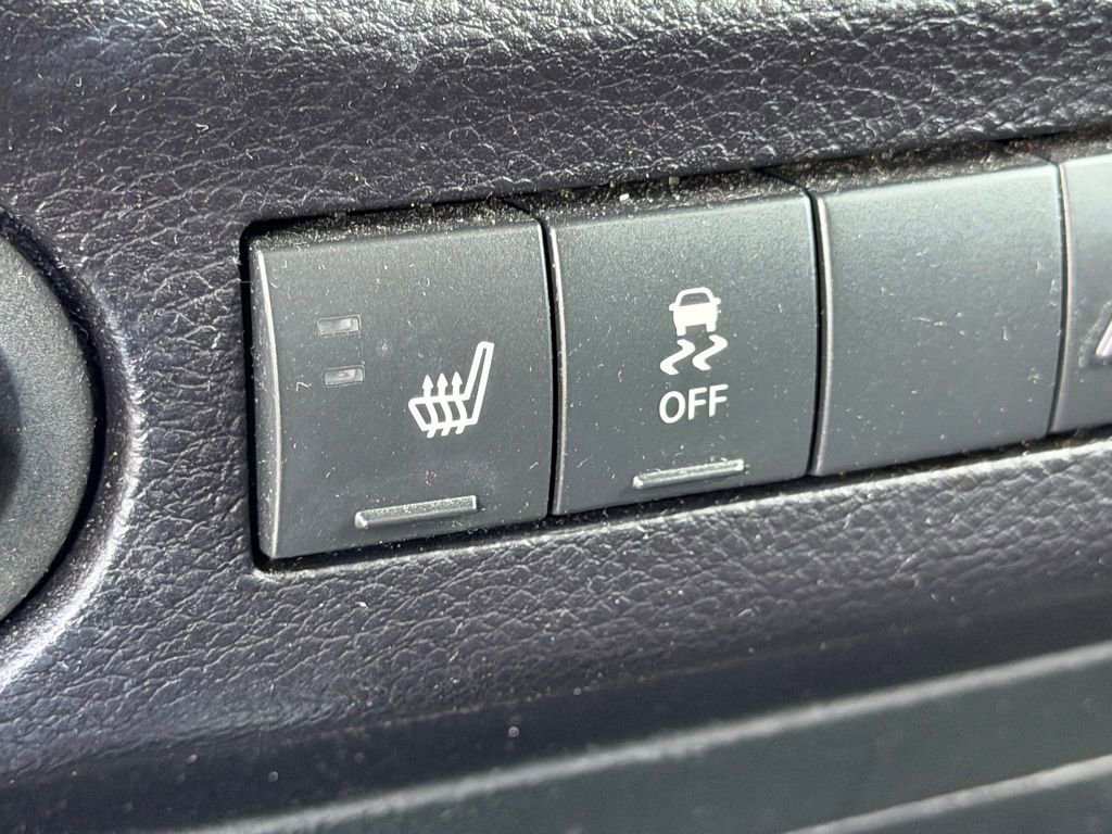 Used 2015 Jeep Wrangler Unlimited Sahara w/ Dual Top Group AWD/4WD image 26