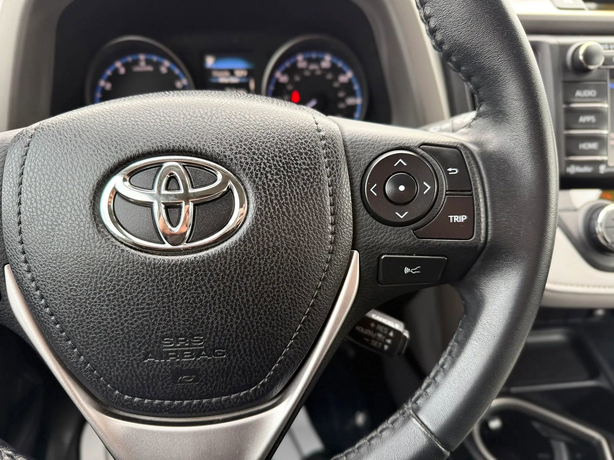 Used 2017 Toyota RAV4 XLE AWD/4WD image 30