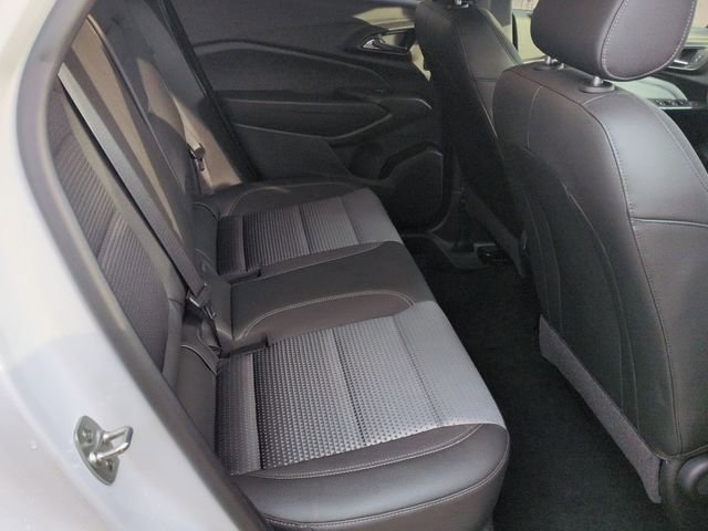 Used 2024 Chevrolet Trax LT w/ LT Convenience Package image 27