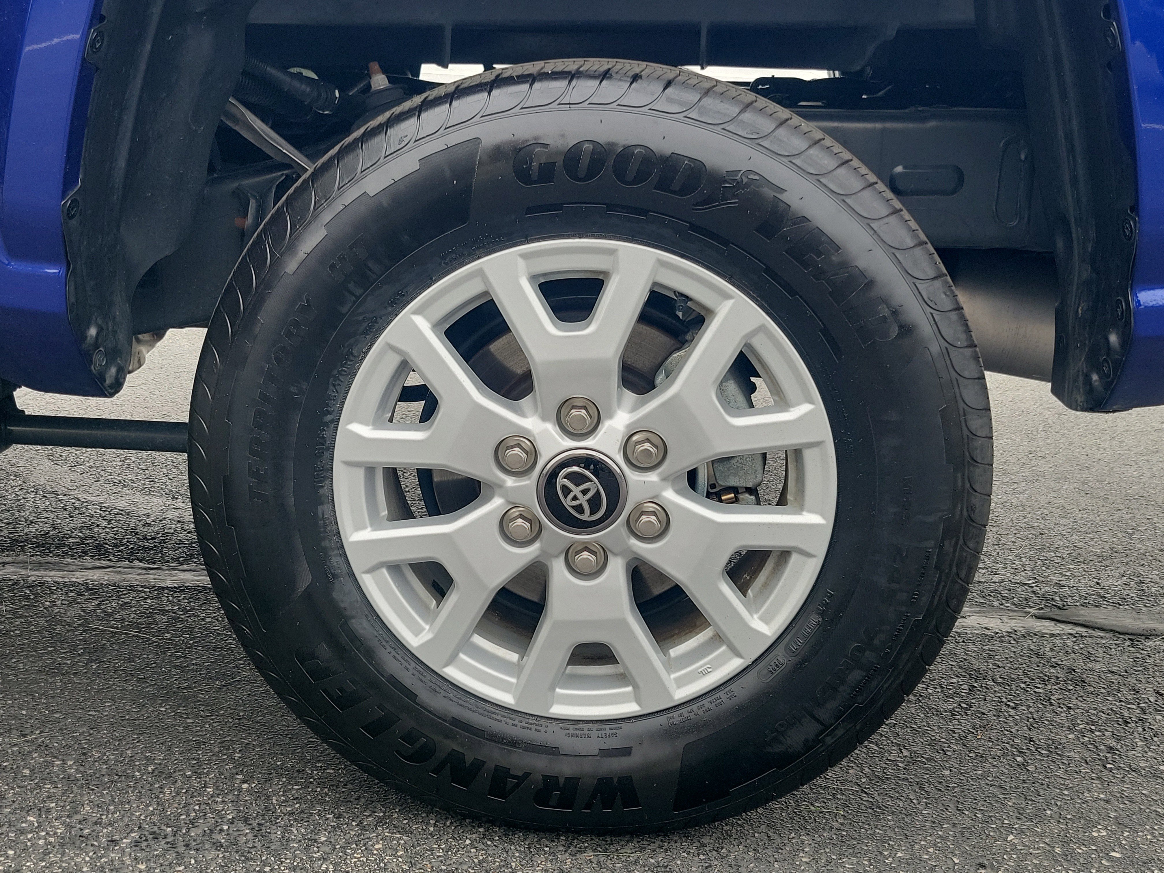 Certified 2025 Toyota Tacoma SR5 image 6