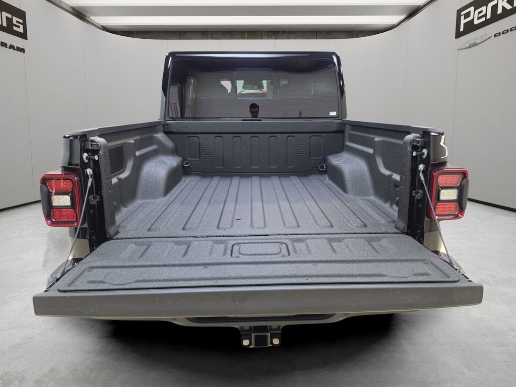 New 2026 Jeep Gladiator Mojave w/ Safety Group image 10