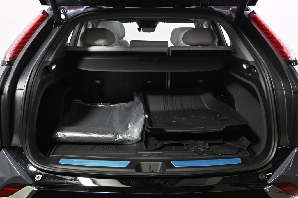 New 2026 Cadillac Optiq Luxury 2 image 19