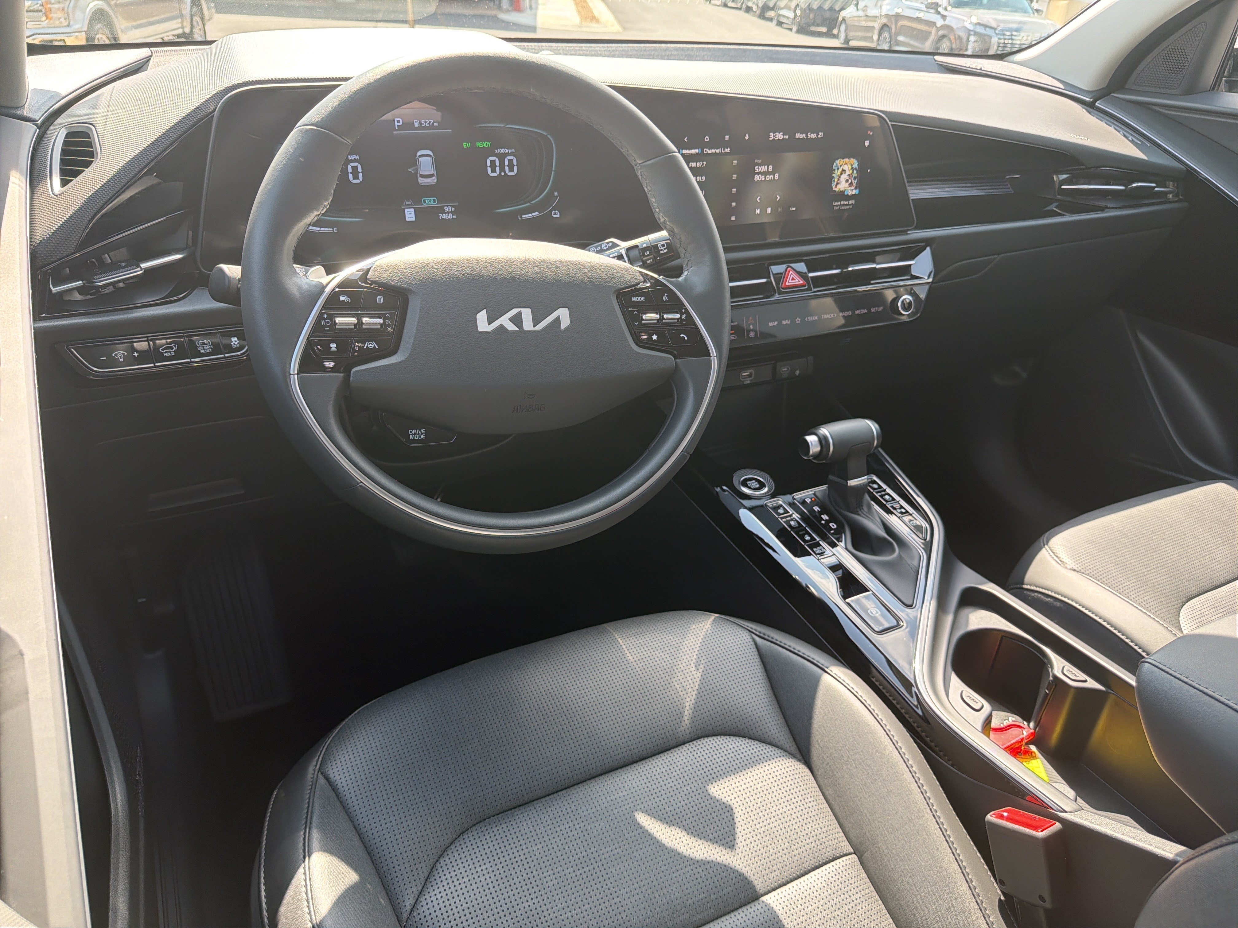 Certified 2025 Kia Niro FWD image 22