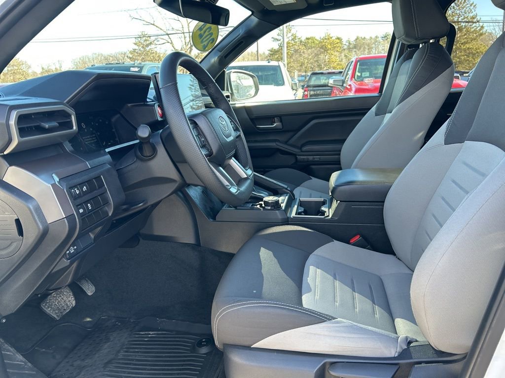 Used 2024 Toyota Tacoma TRD Off-Road image 10