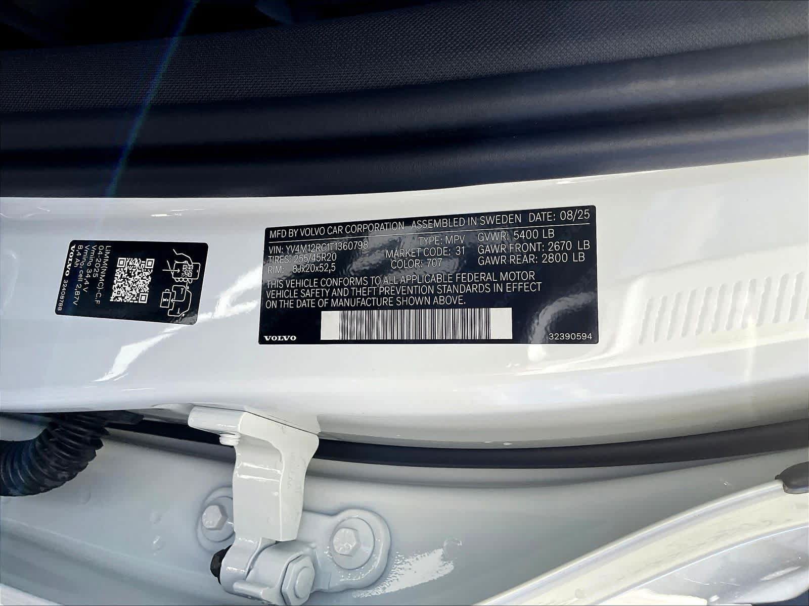 New 2026 Volvo XC60 B5 Plus w/ Protection Package Premier AWD/4WD image 35