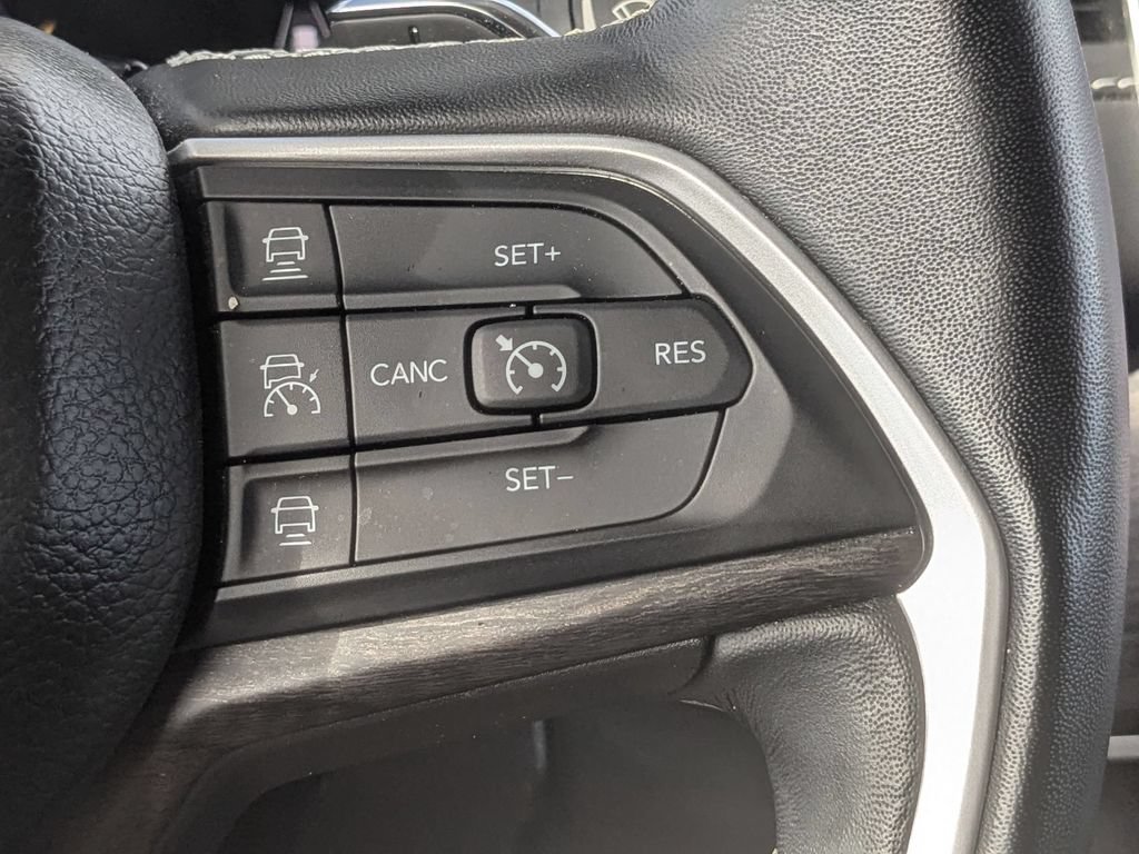 Certified 2022 Jeep Grand Cherokee L Limited w/ Luxury Tech Group II AWD/4WD image 19