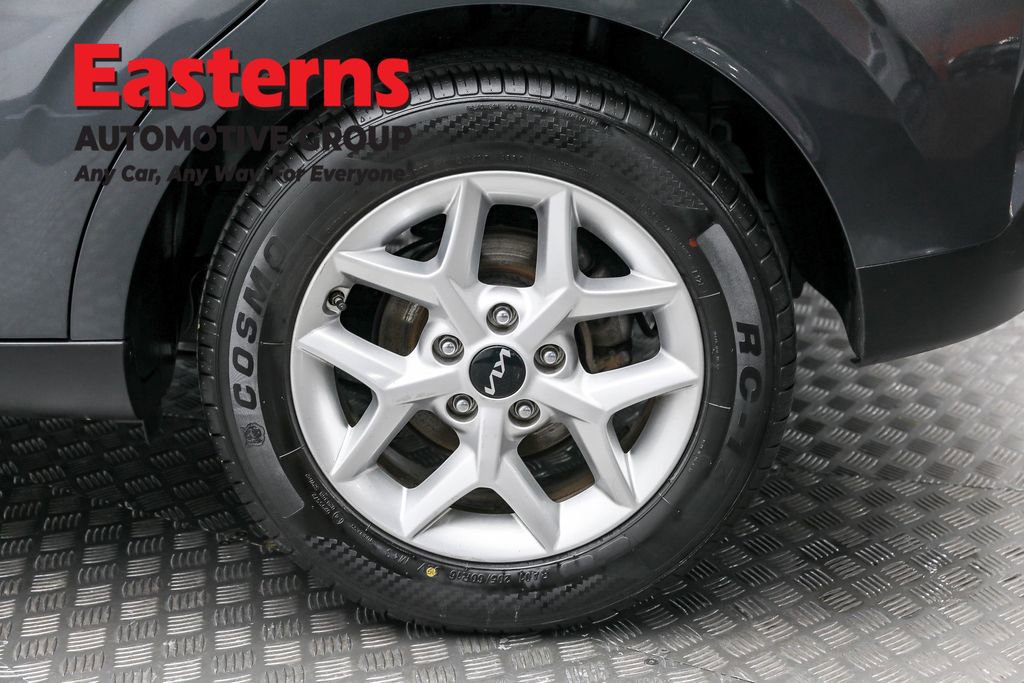 Used 2023 Kia Soul LX w/ LX Technology Package image 8