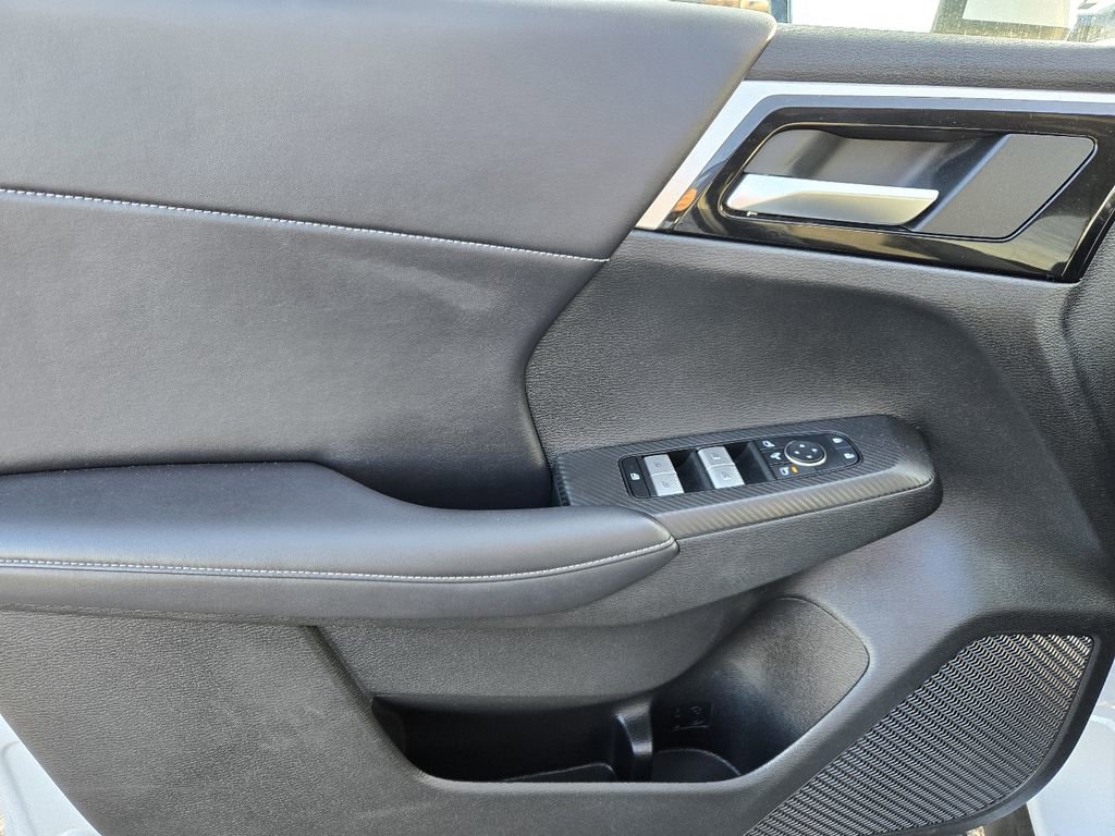 Used 2024 Mitsubishi Outlander SE image 18