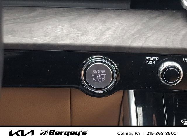 Used 2024 Kia Carnival EX FWD image 29