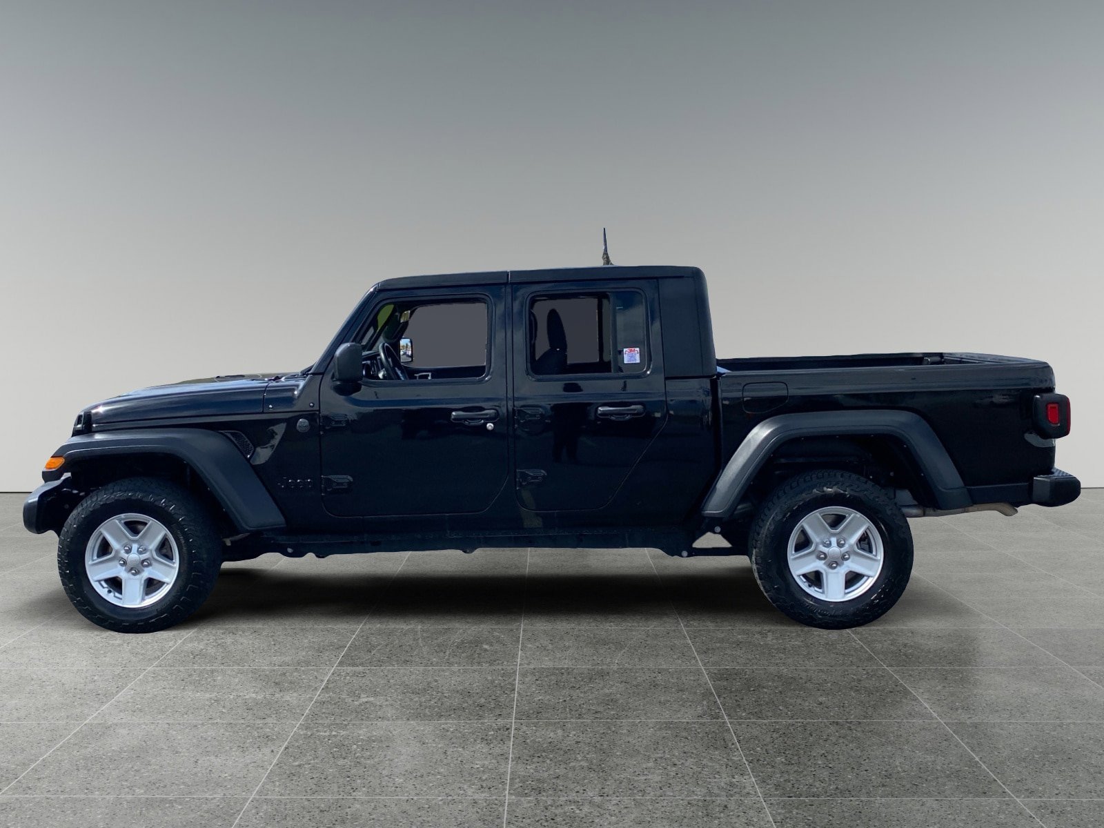 Used 2023 Jeep Gladiator Sport AWD/4WD image 2