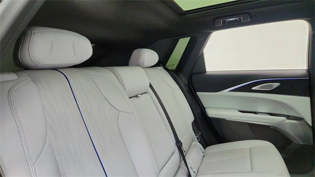 Used 2025 Cadillac Lyriq Luxury image 26