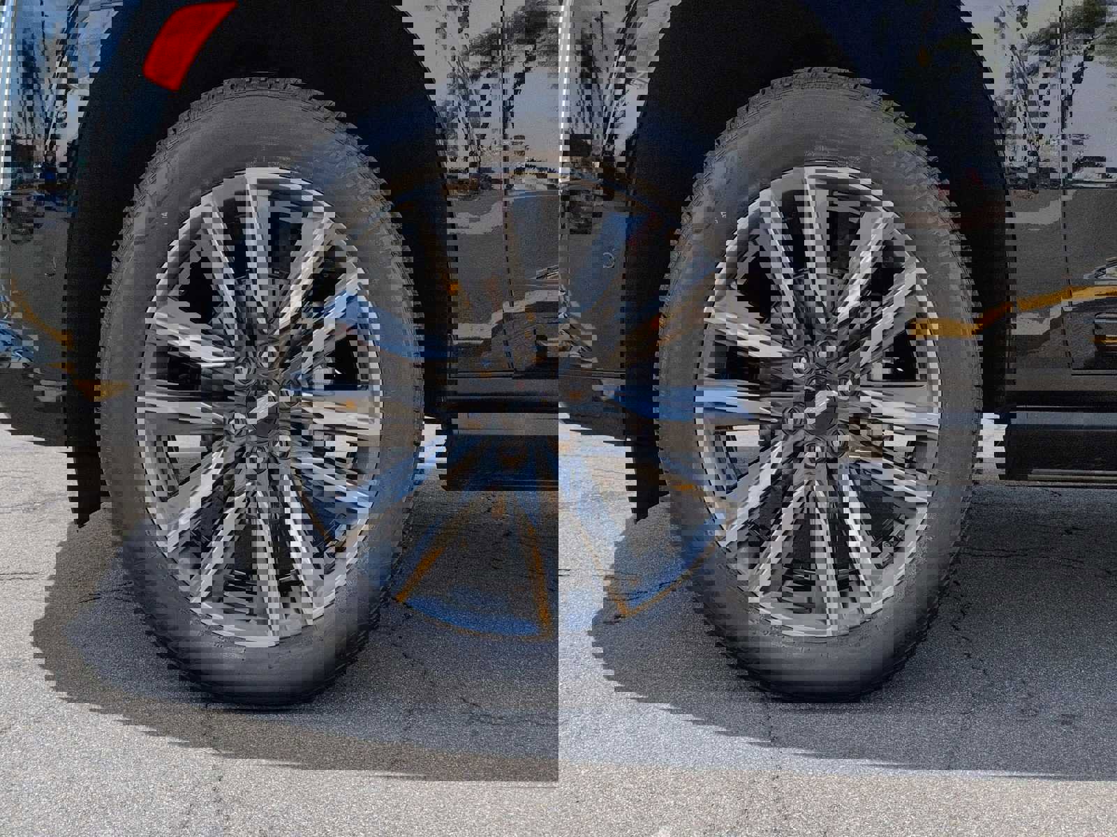 Certified 2024 Cadillac Escalade ESV Sport Platinum w/ LPO, ONYX Package AWD/4WD image 30