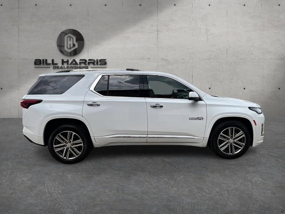 Used 2023 Chevrolet Traverse High Country AWD/4WD image 5
