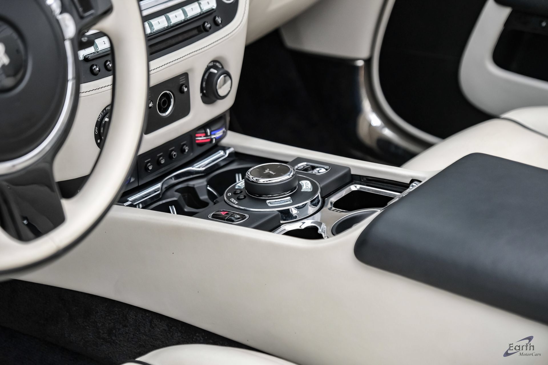 Used 2017 Rolls-Royce Dawn RWD image 65
