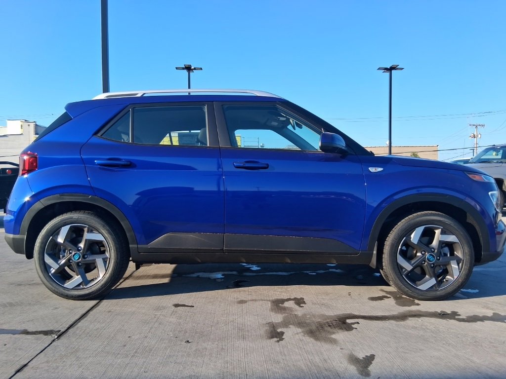 New 2025 Hyundai Venue Limited image 4