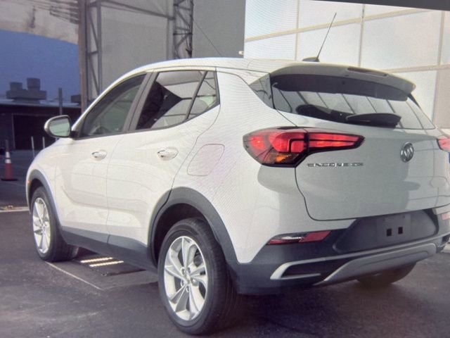 Used 2021 Buick Encore GX Preferred w/ Cold Weather Comfort Package FWD image 4