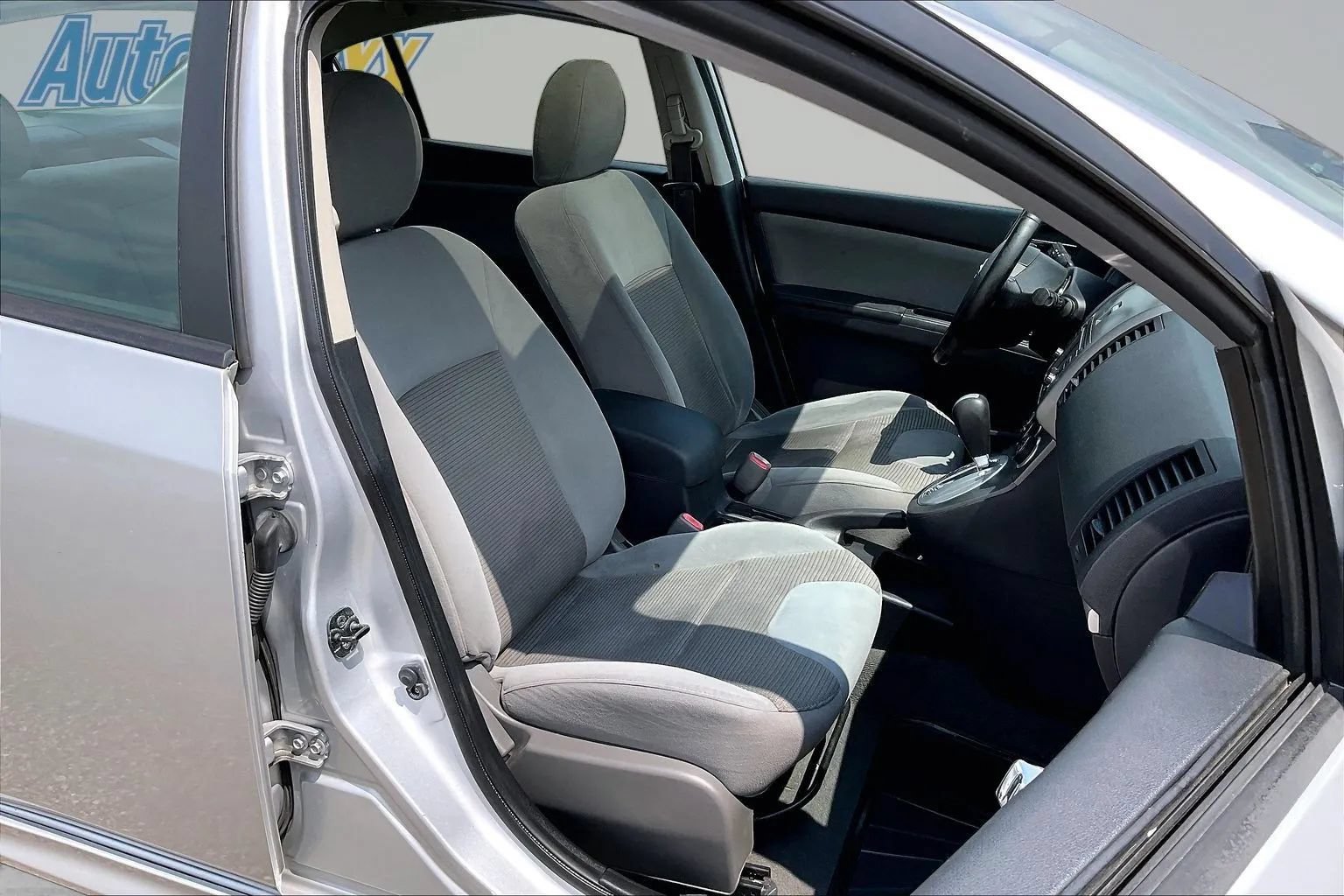 Used 2012 Nissan Sentra 2.0 SR w/ Special Edition Pkg FWD image 32