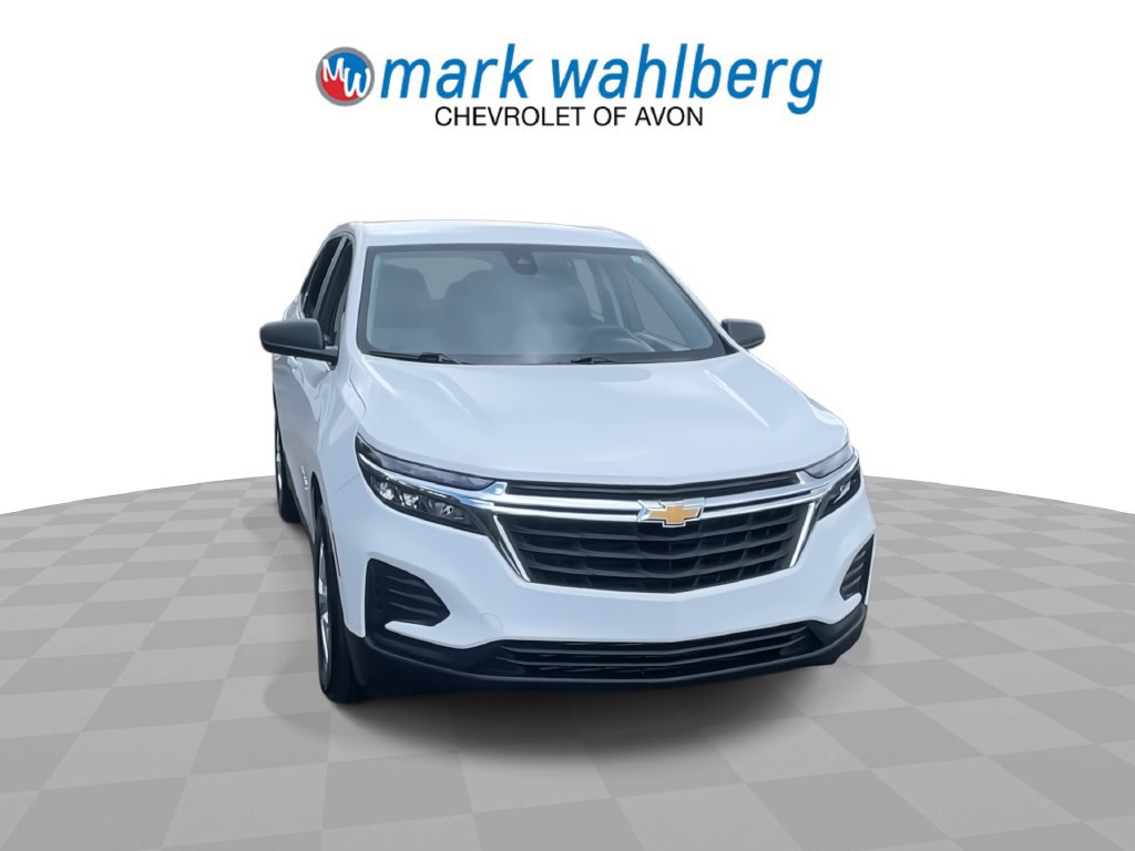 Used 2024 Chevrolet Equinox LS w/ LS Convenience Package FWD image 3