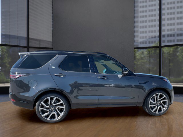 New 2025 Land Rover Discovery Dynamic SE image 9