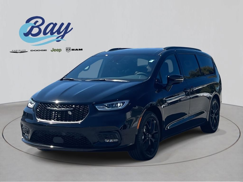 New 2026 Chrysler Pacifica Select w/ S Appearance Package image 1