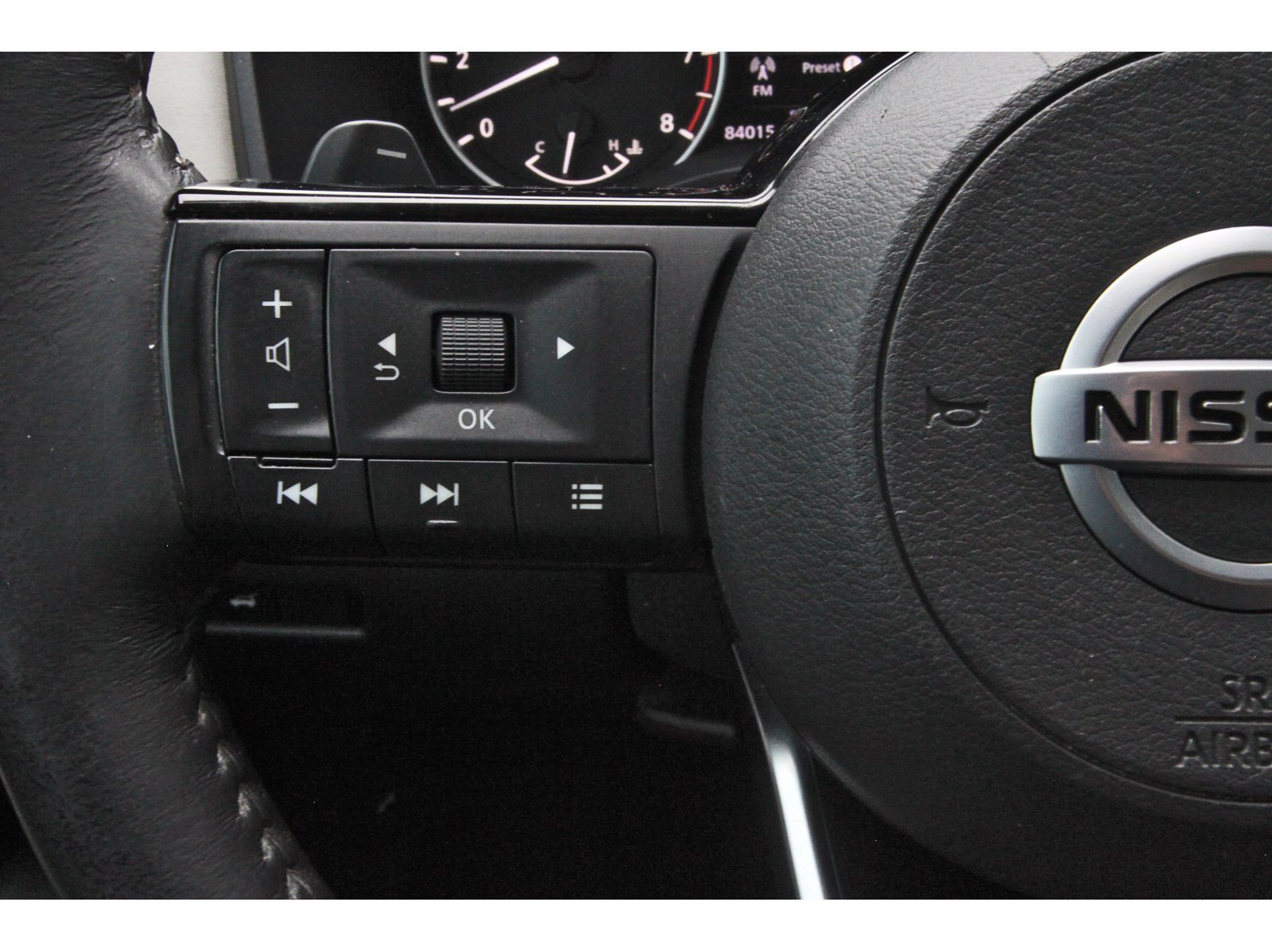 Used 2021 Nissan Rogue SL w/ Premium Package FWD image 18