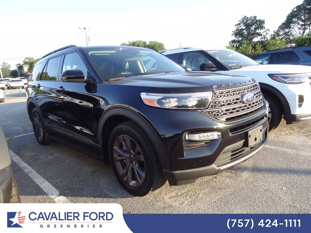 Certified 2023 Ford Explorer XLT w/ Equipment Group 202A AWD/4WD image 3