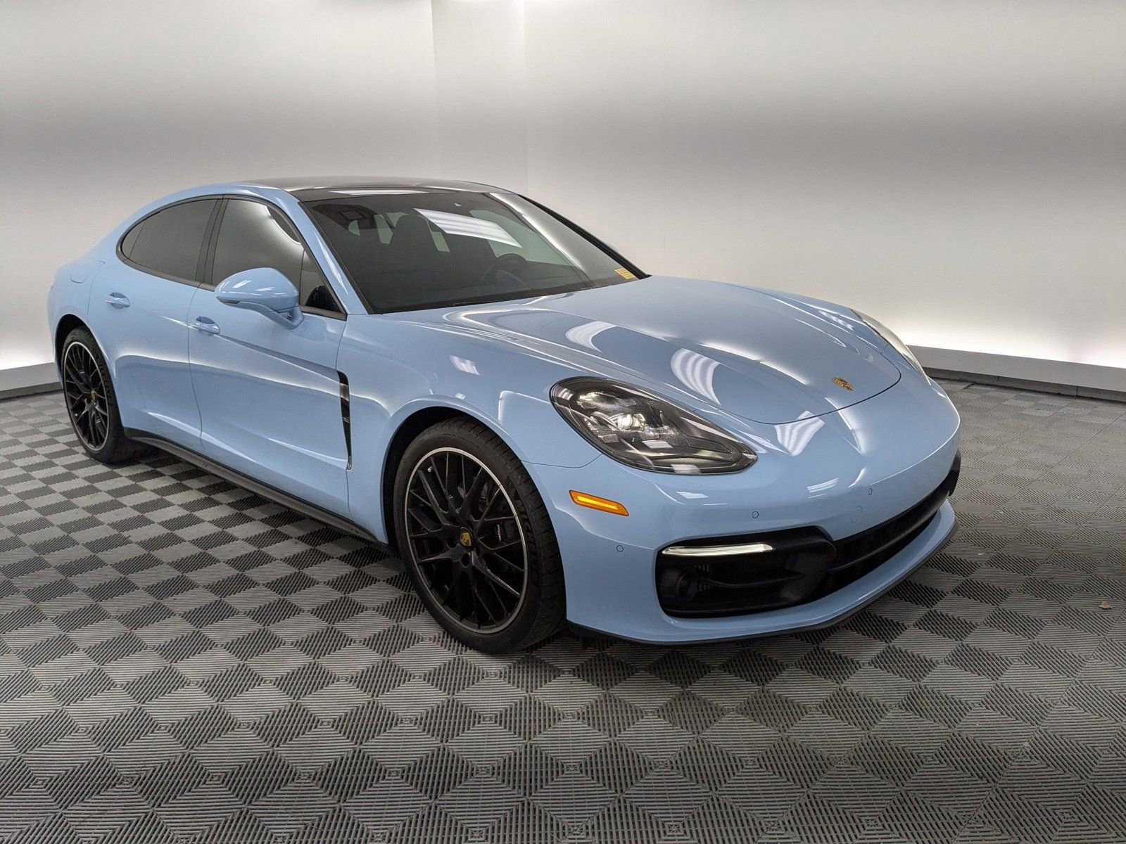 Certified 2023 Porsche Panamera image 13