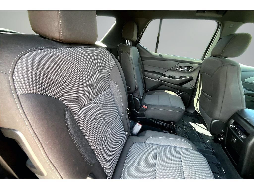 Used 2023 Chevrolet Traverse LT FWD image 25