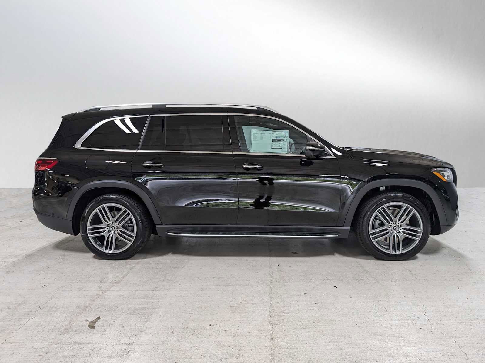 New 2026 Mercedes-Benz GLS 450 4MATIC image 2