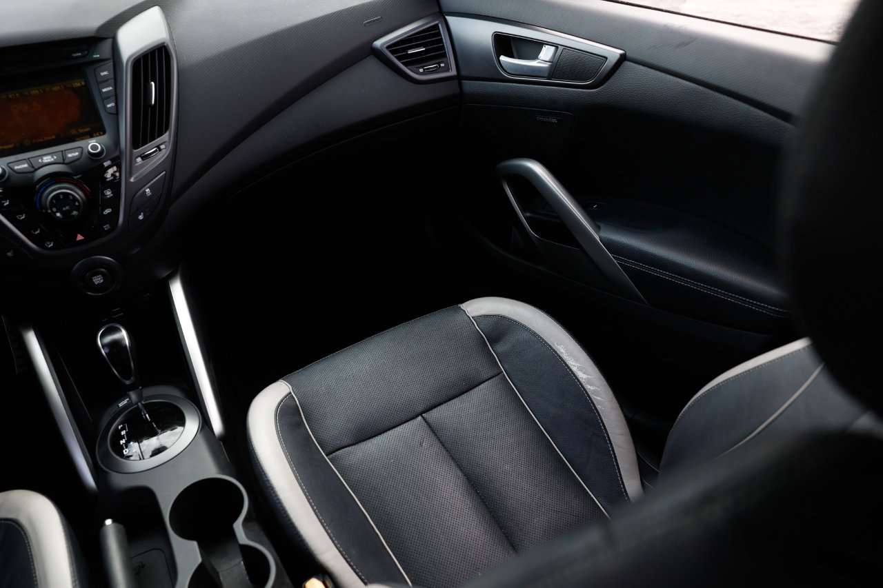 Used 2015 Hyundai Veloster Turbo image 24