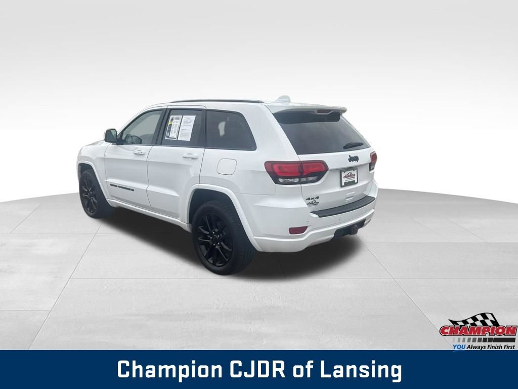 Used 2022 Jeep Grand Cherokee Laredo X AWD/4WD image 3