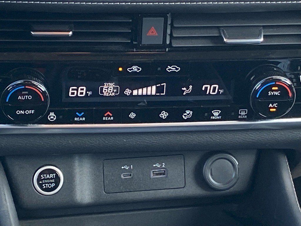 Used 2021 Nissan Rogue Platinum image 9