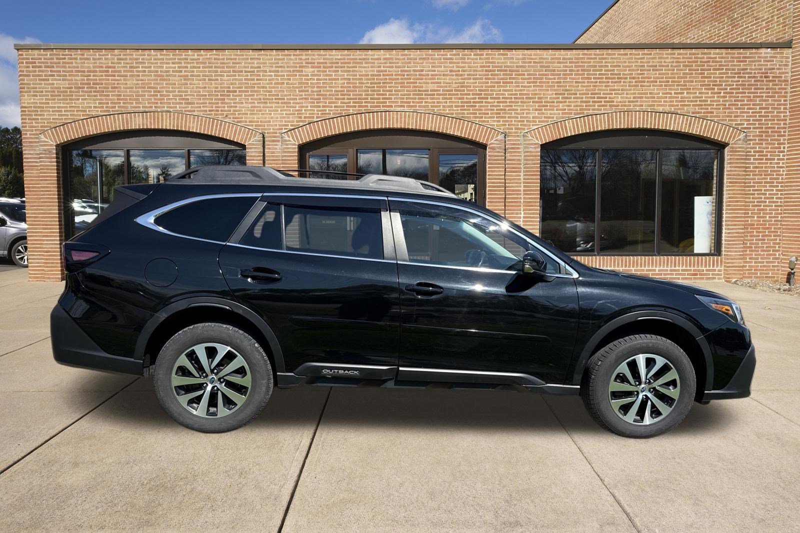 Used 2022 Subaru Outback Premium w/ Popular Package #1 AWD/4WD image 2