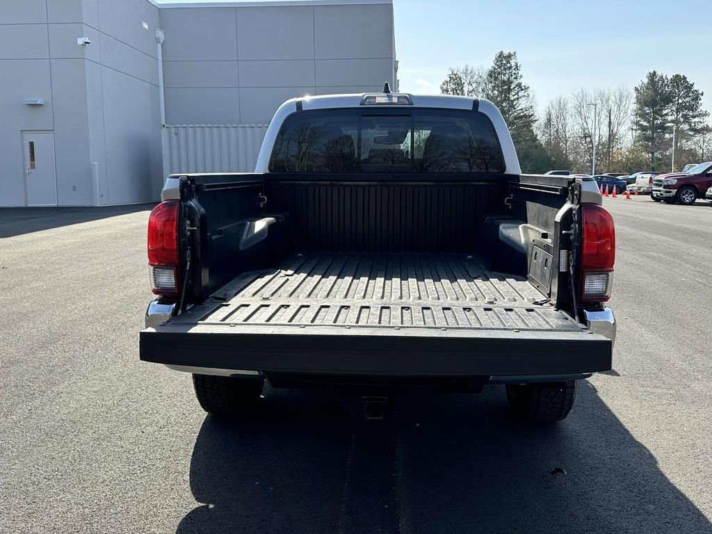 Used 2020 Toyota Tacoma SR5 image 8
