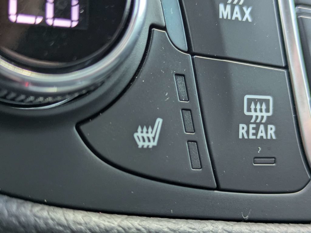 Used 2024 Chevrolet Equinox LT FWD image 23