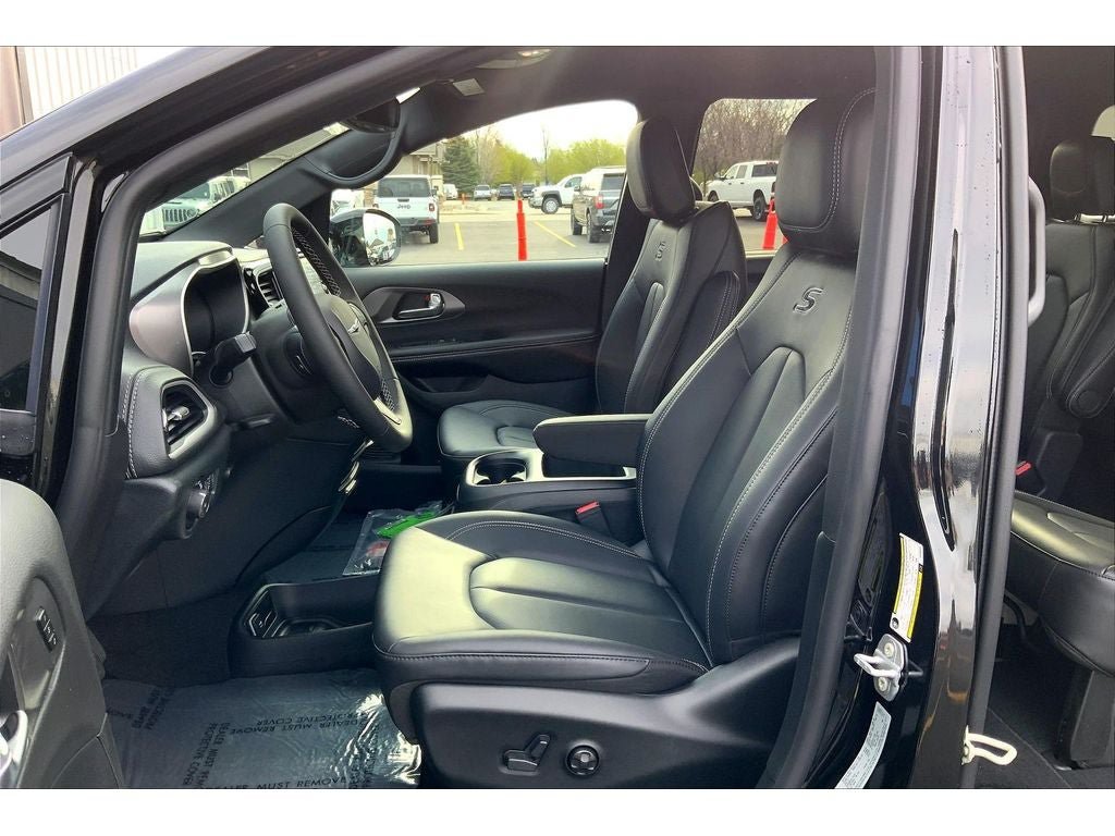 New 2026 Chrysler Pacifica Select w/ S Appearance Package AWD/4WD image 9