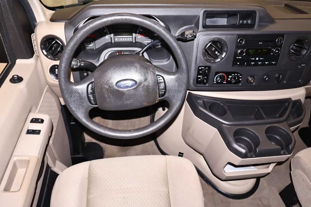 Used 2009 Ford E-350 and Econoline 350 XL RWD image 19