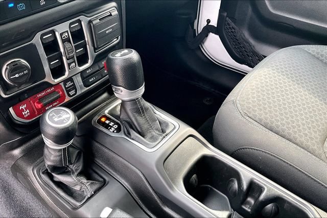 Used 2024 Jeep Wrangler Unlimited Rubicon 4xe AWD/4WD image 15