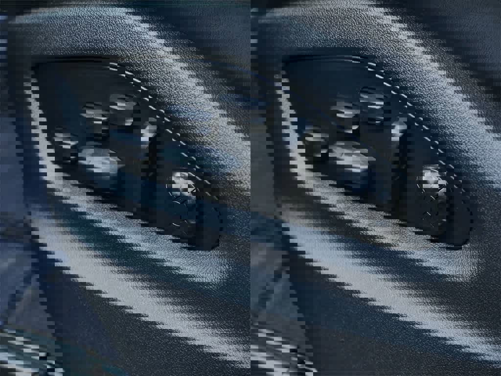 New 2025 Porsche Cayenne image 12