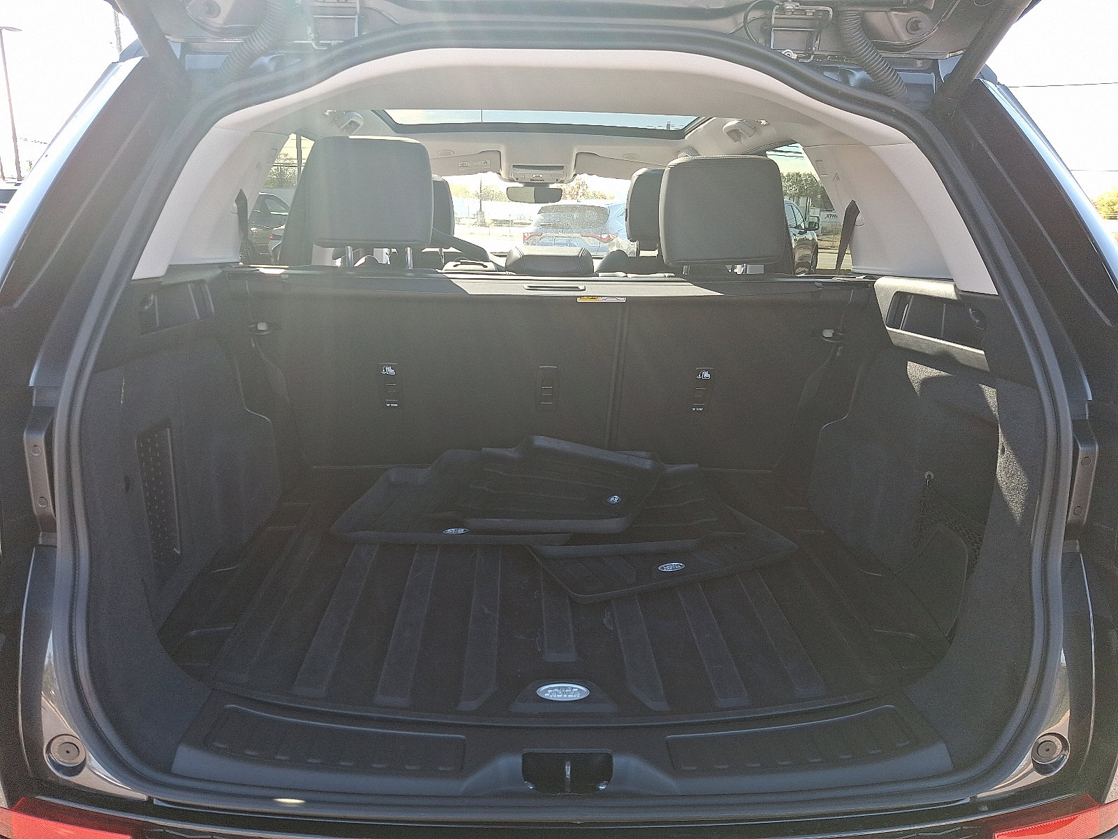 Used 2025 Land Rover Discovery Sport S image 27